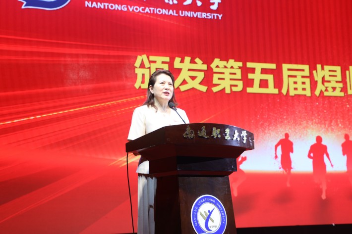 16.奖学金1 (戴世明副校长)_副本.jpg 16.奖学金1 (戴世明副校长)_副本.jpg