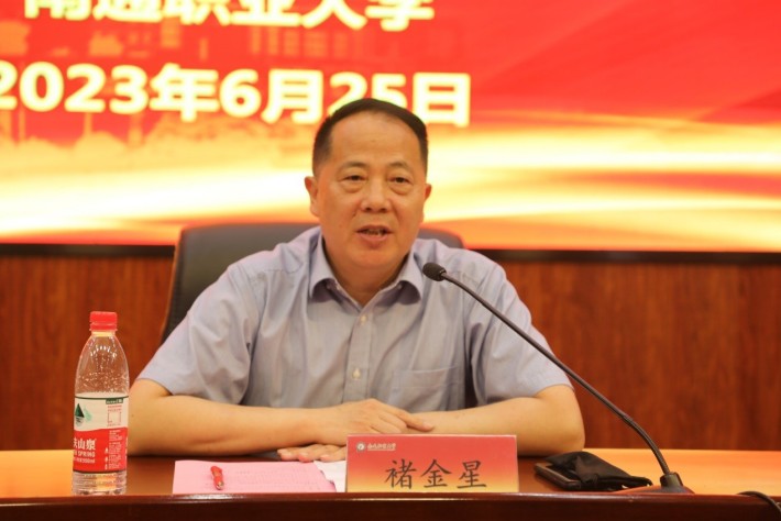 教务处3_副本.jpg 教务处3_副本.jpg