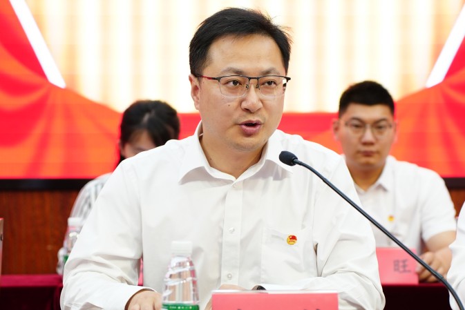 5.校党委委员、副校长朱亚林讲话_副本.jpg 5.校党委委员、副校长朱亚林讲话_副本.jpg