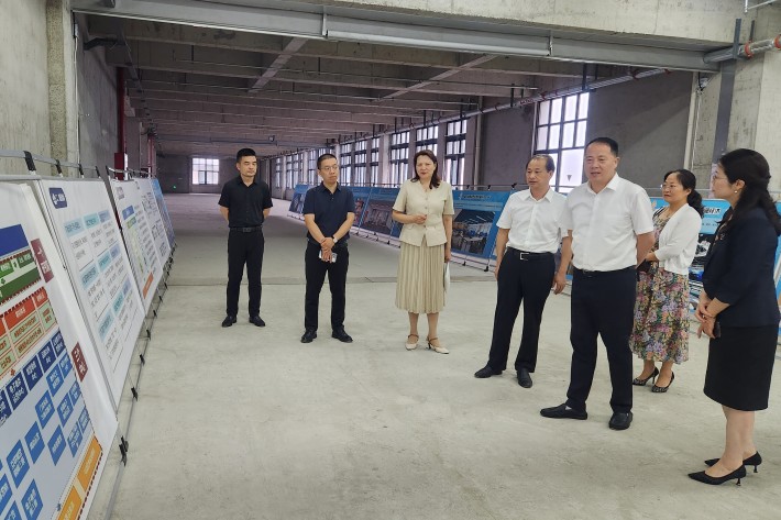 3.褚校长、戴校长访企拓岗-对”专精特新“产业学院建设载体进行现场考察_副本.jpg 3.褚校长、戴校长访企拓岗-对”专精特新“产业学院建设载体进行现场考察_副本.jpg