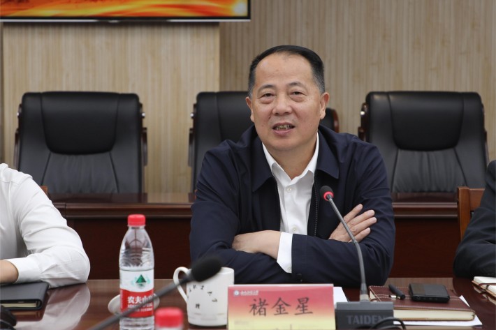 褚校长致辞_副本.jpg 褚校长致辞_副本.jpg