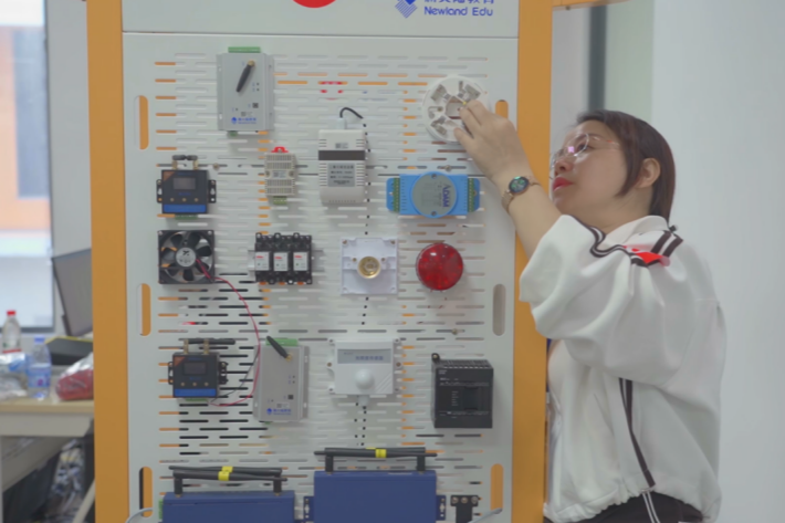 职工组获奖廖忠智老师_副本.png 职工组获奖廖忠智老师_副本.png