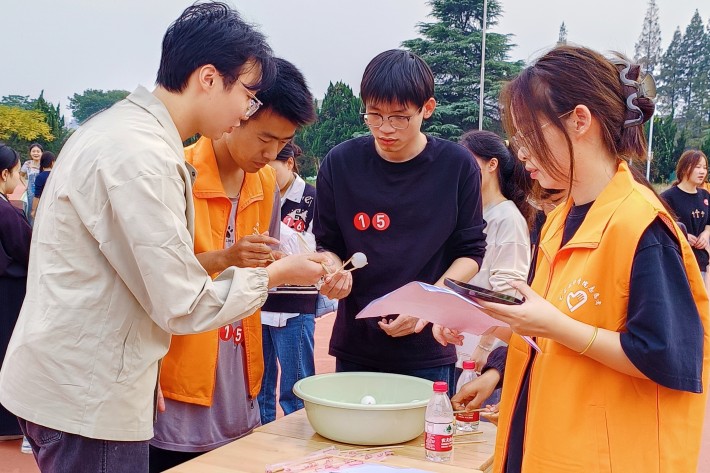 趣味运动会4_副本.jpg 趣味运动会4_副本.jpg