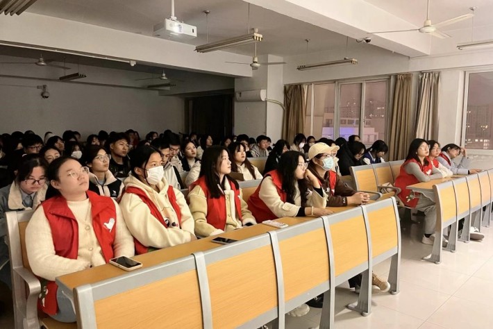 经管观影2_副本.jpg 经管观影2_副本.jpg