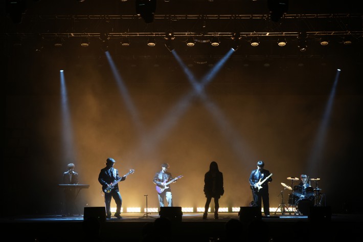 3.乐队表演《给我一瓶魔法药水》_副本.jpg 3.乐队表演《给我一瓶魔法药水》_副本.jpg