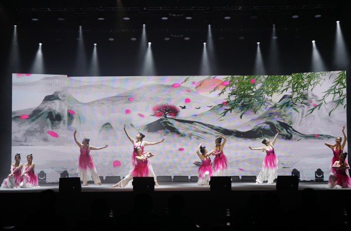 10.舞蹈《醉花间》_副本.jpg 10.舞蹈《醉花间》_副本.jpg