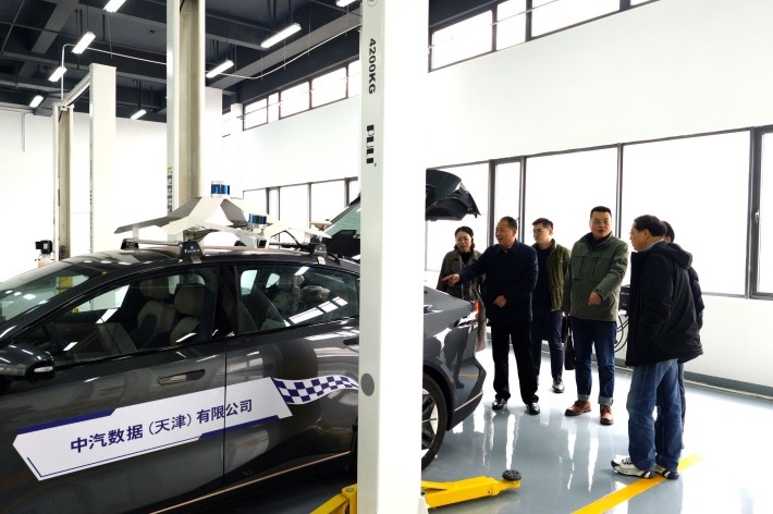 考察基地照片1_副本.jpg 考察基地照片1_副本.jpg