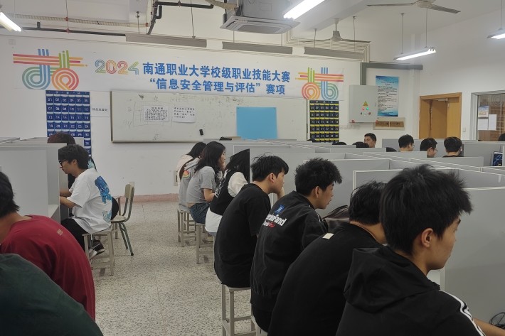 比赛现场1_副本.jpg 比赛现场1_副本.jpg