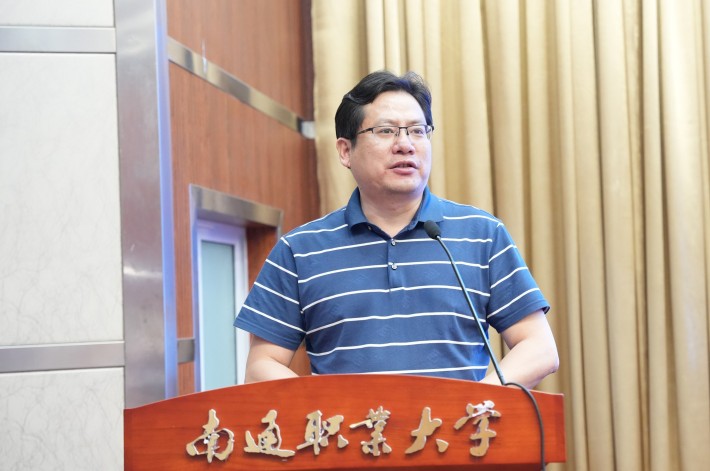 4.徐校发布南通共识_副本.jpg 4.徐校发布南通共识_副本.jpg