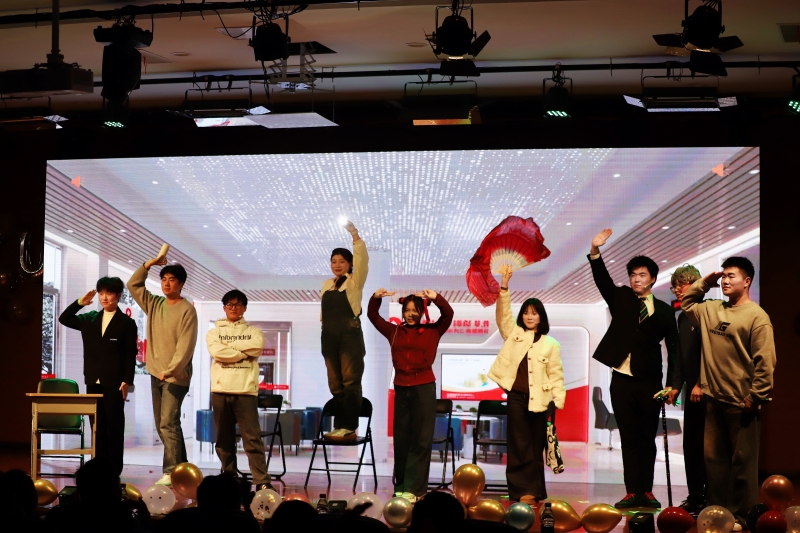 晚会3.jpg