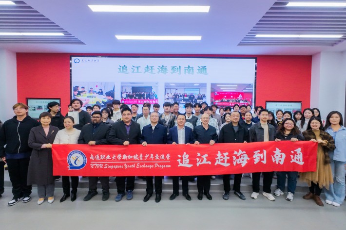 闭幕式合影_副本.jpg 闭幕式合影_副本.jpg