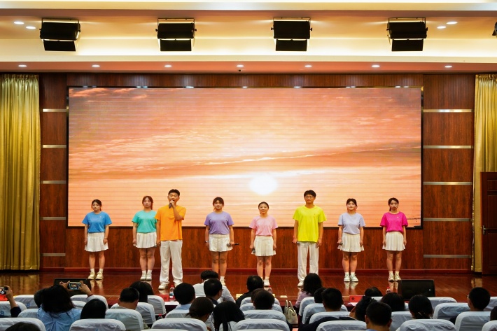 8.药品与环境工程学院《这盛世如你所愿》_副本.jpg 8.药品与环境工程学院《这盛世如你所愿》_副本.jpg
