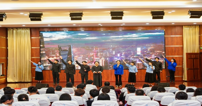 3.汽车与交通工程学院《青春(选段)》_副本.jpg 3.汽车与交通工程学院《青春(选段)》_副本.jpg
