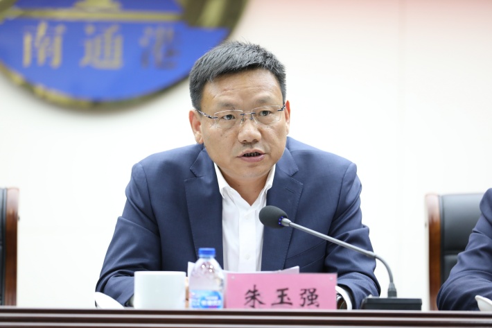 朱玉强讲话_副本.jpg 朱玉强讲话_副本.jpg