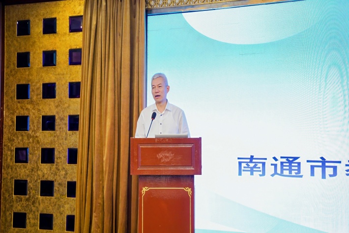图3 南通市教育局党组成员、副局长许新海_副本.jpg 图3 南通市教育局党组成员、副局长许新海_副本.jpg