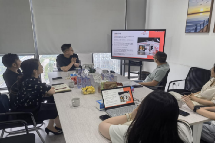 图一 校企座谈1_副本.png 图一 校企座谈1_副本.png