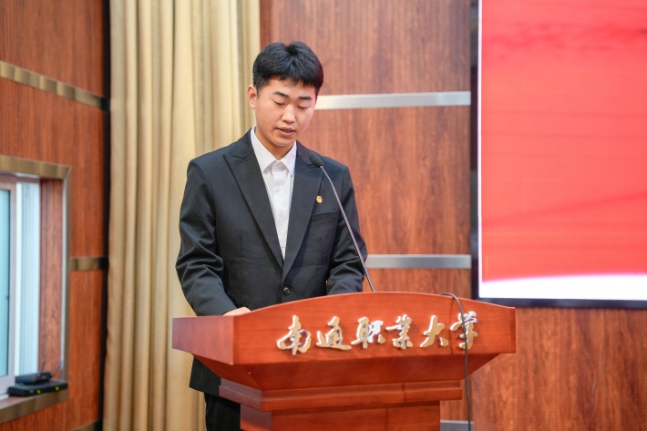 学生会执行主席发言_副本.jpg 学生会执行主席发言_副本.jpg
