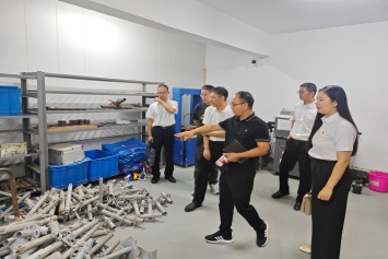实验室参观-集体4.jpg 实验室参观-集体4.jpg