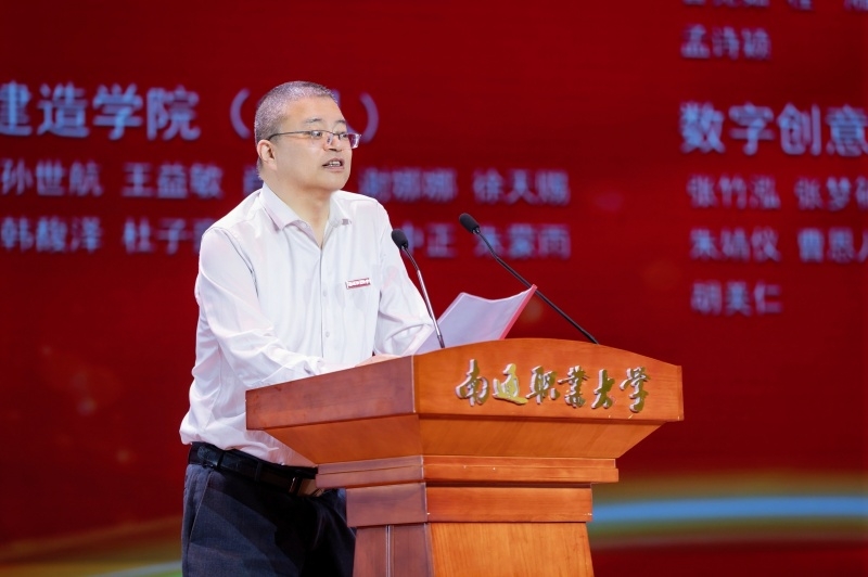 4优秀毕业生宣布_副本.jpg